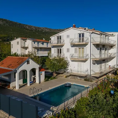 Апартаменты Maria Каштела