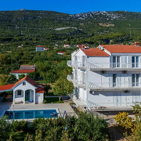 Maria Апартаменты