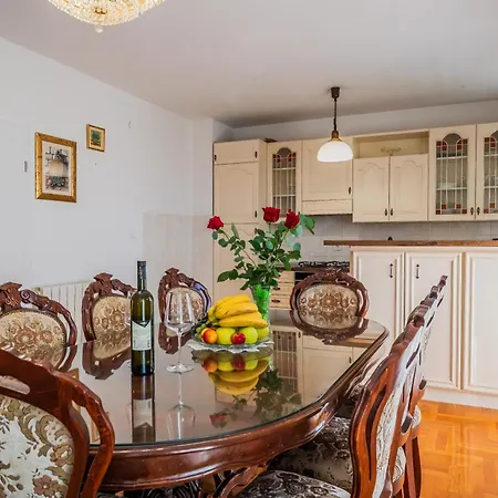 Maria Апартаменты Каштела